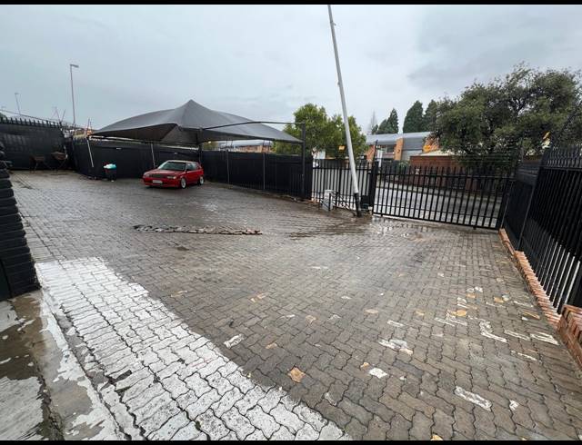 2,040M² WAREHOUSE FOR SALE IN STRIJDOMPARK
